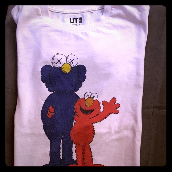 Uniqlo Other - Kaws x Uniqlo x Sesame Street BFF Elmo t-shirt